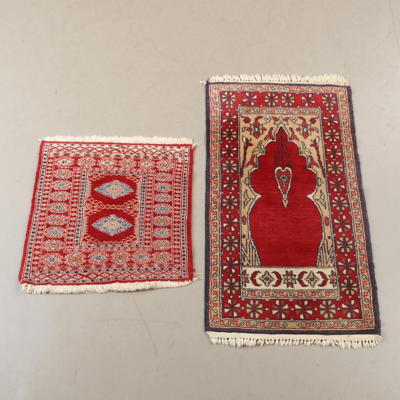 MATTOR, 2 stycken orientaliska.