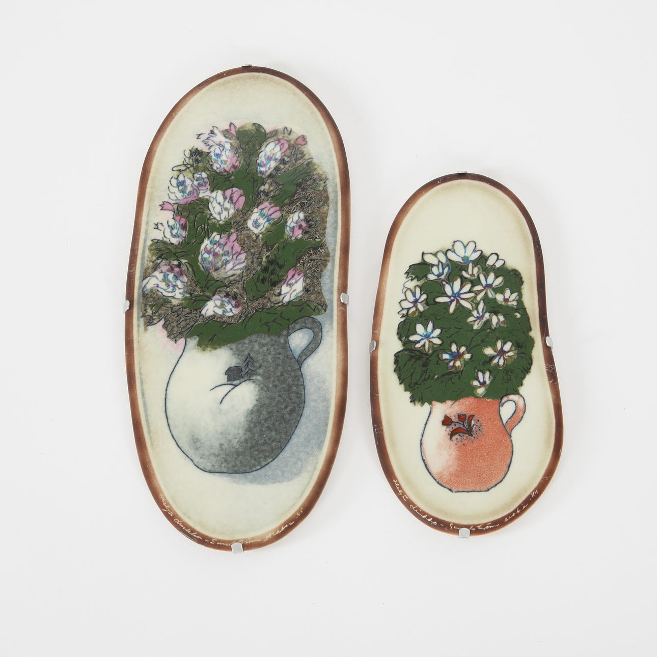 HELJÄ LIUKKO-SUNDSTRÖM. 1938-2024. Wall plaques, 2 pcs, ceramic 