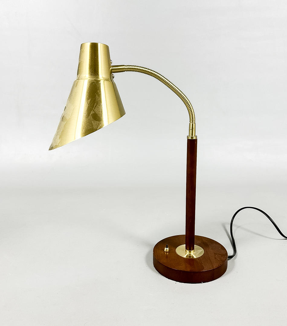 BORDSLAMPA, trä, mässing, Lamp Gustaf.