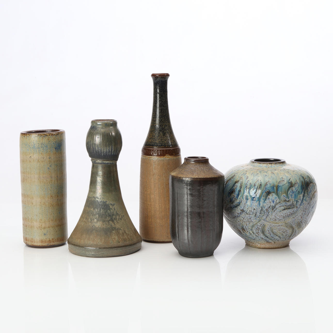 VASES, FIVE. WALLÅKRA. Salt-glazed stoneware. 20th century. Marked.