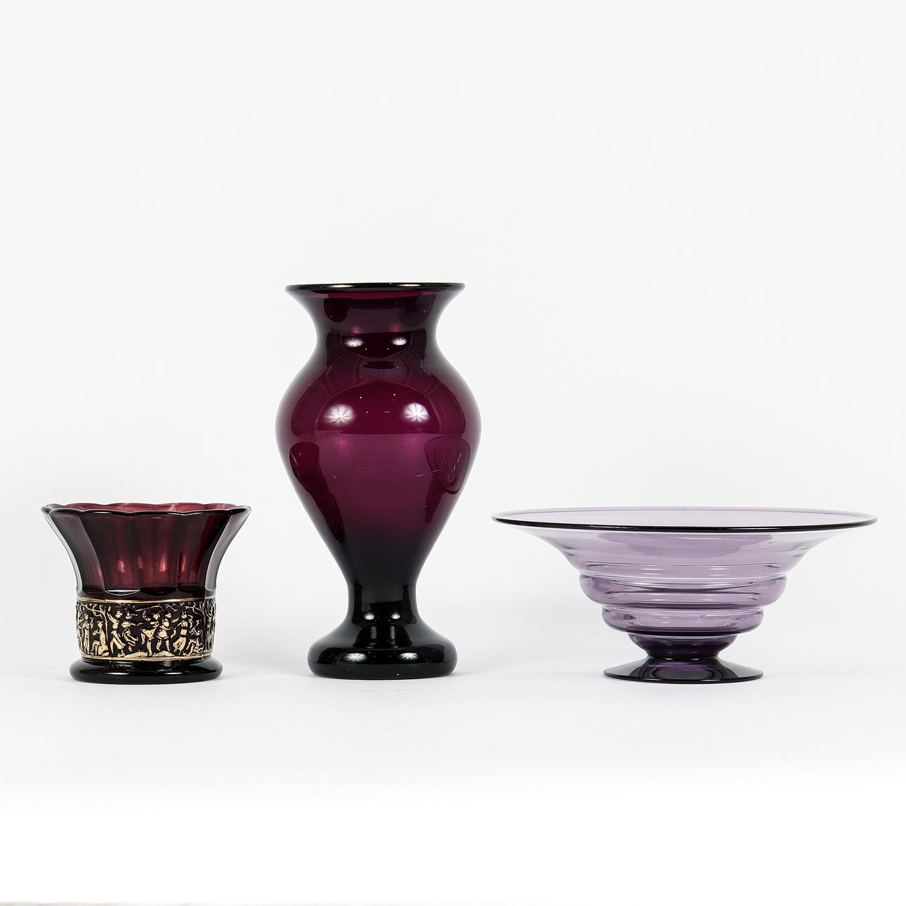 GLASS OBJECTS 3 pieces, violet tone.