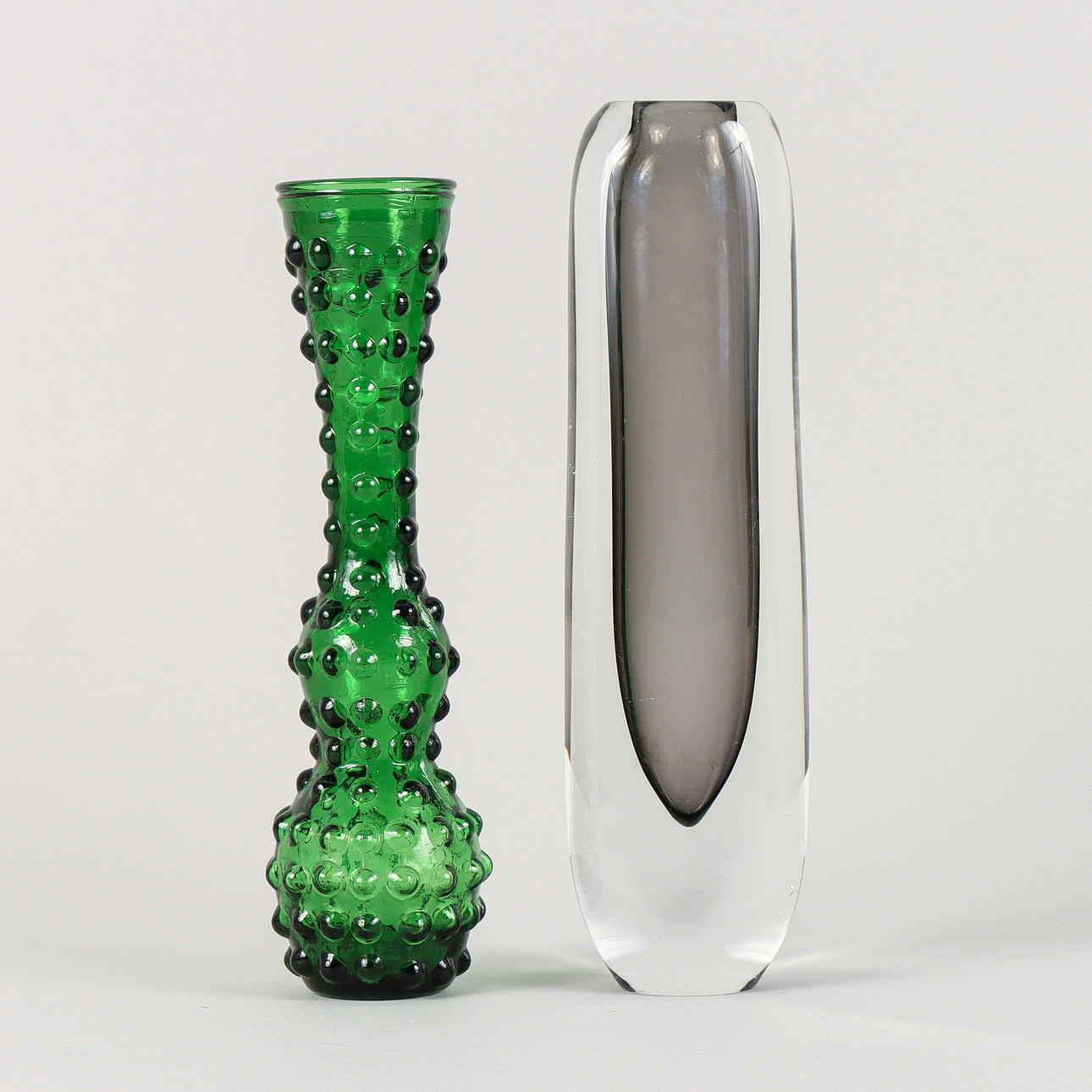 Vaser, 2 stycken, glas.