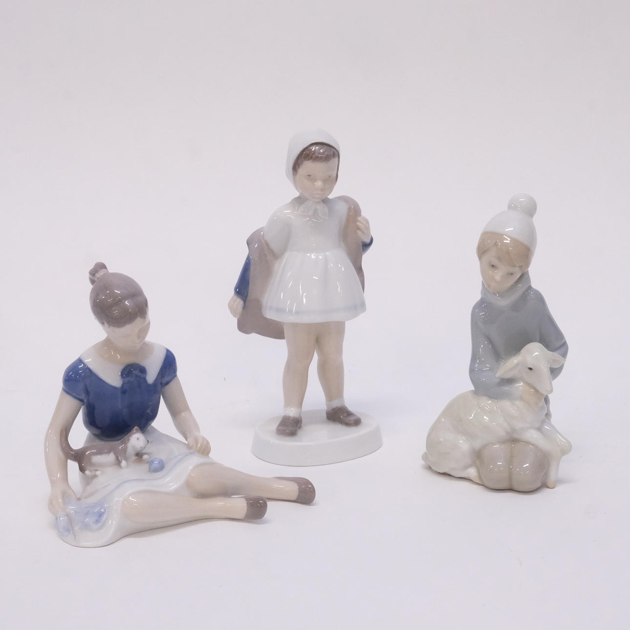 TRE FIGURINER, BING & GRÖNDAHL OCH LLADRO.
