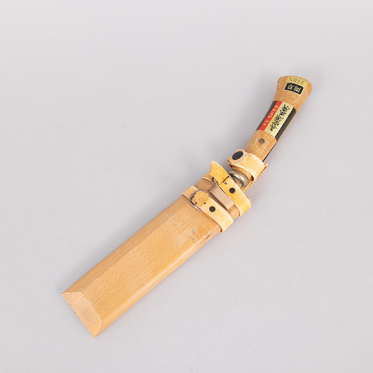 KNIV "nata", stål och trä, Japan.