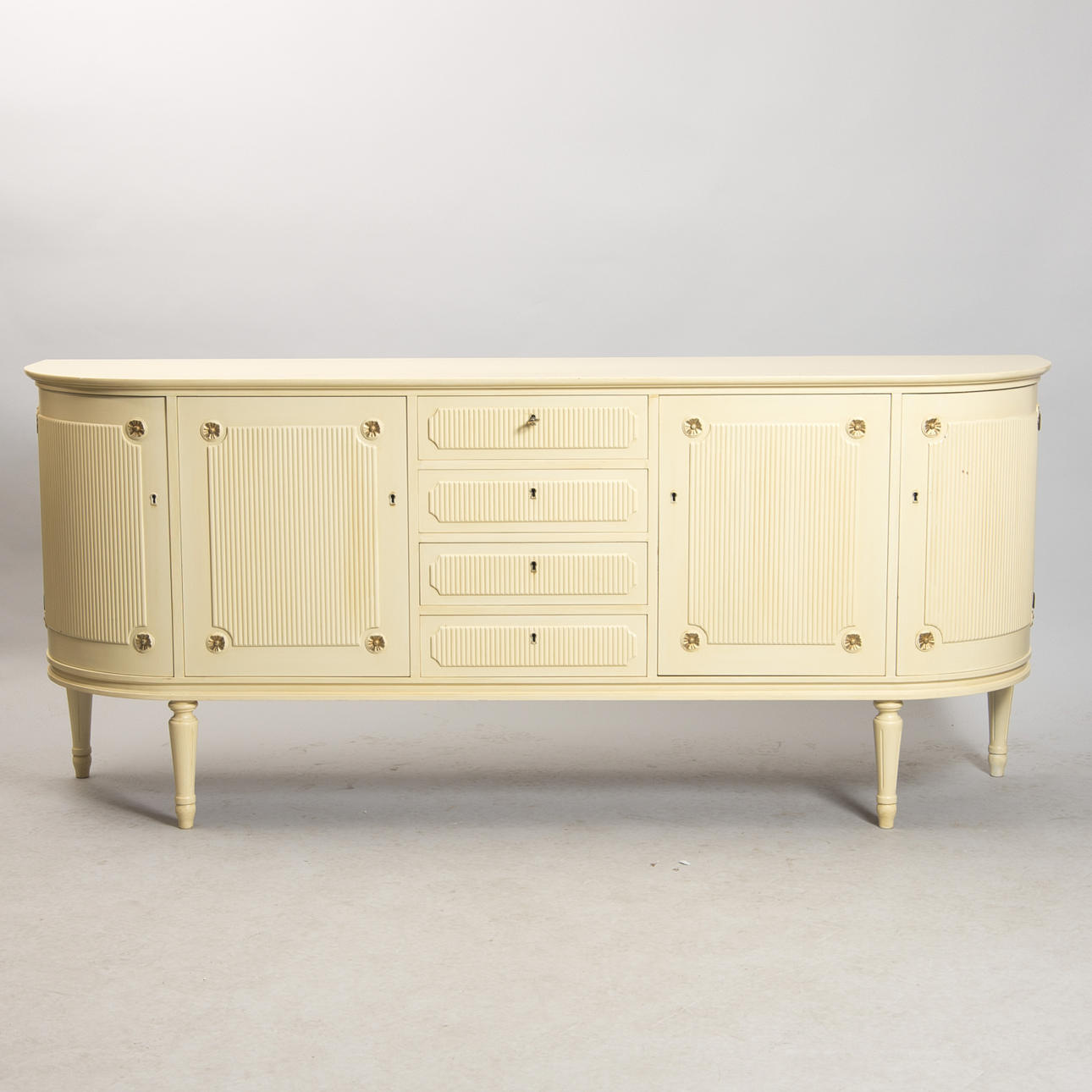 SIDEBOARD, målat trä, gustaviansk stil, 1900-tal.