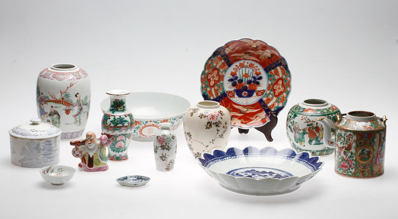 KERAMIKFÖREMÅL, 12 delar. ostindiska.