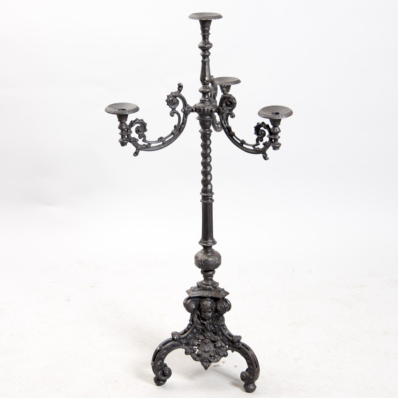 GOLVKANDELABER för 4 ljus, svartmålad gjutjärn, samtida.