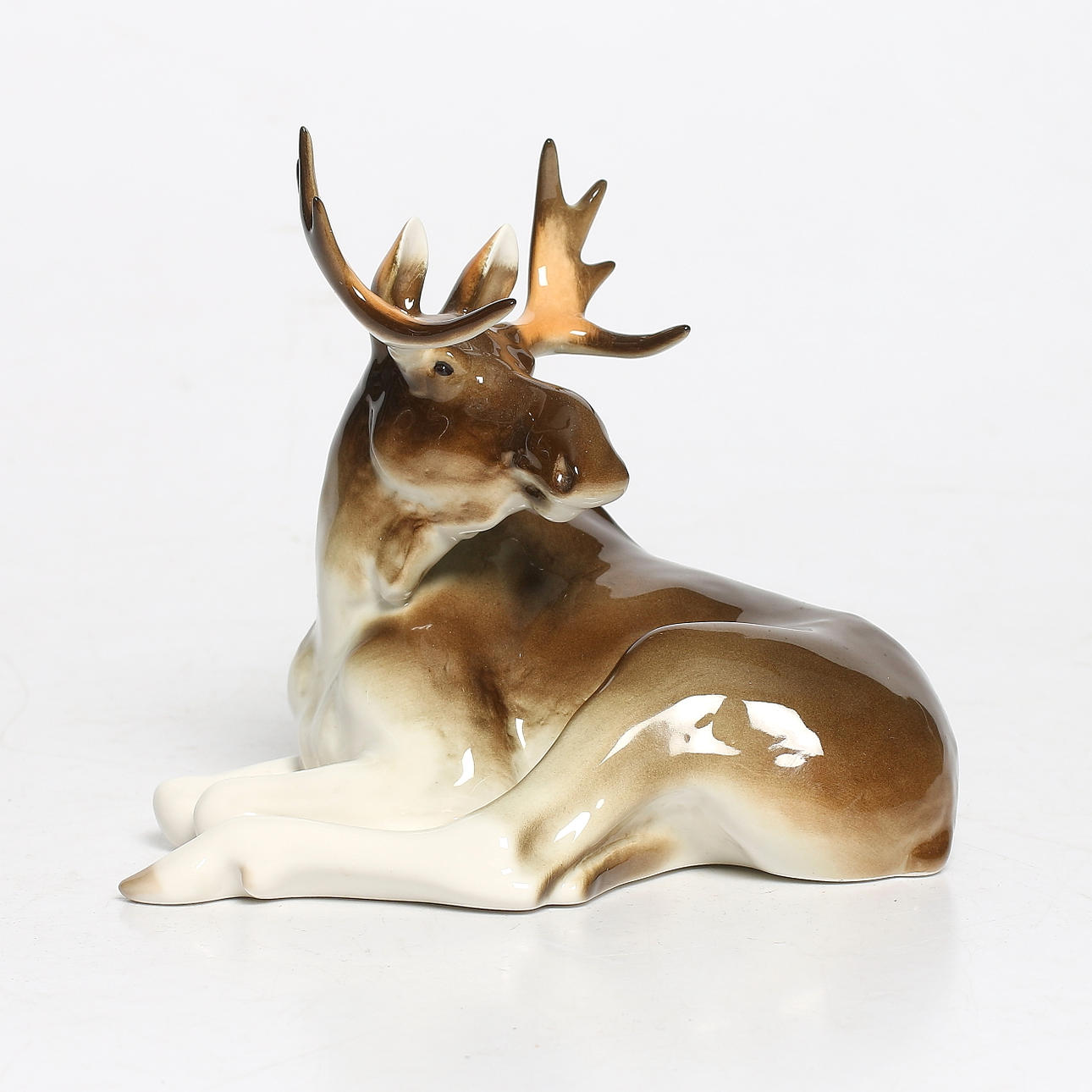 FIGURIN, porslin, älg, Lomonosov, Ryssland, 1900-tal.