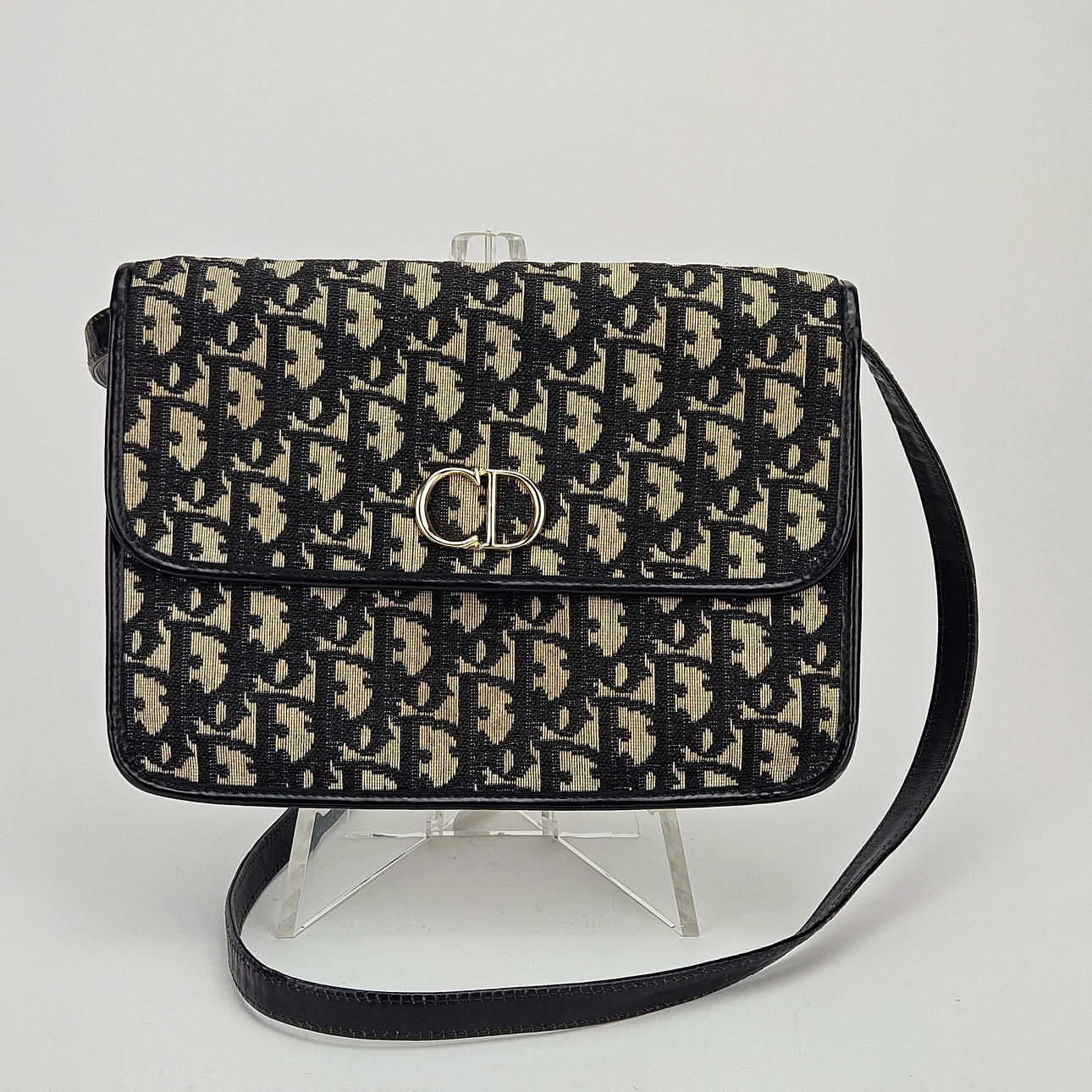 CHRISTIAN DIOR. Väska.