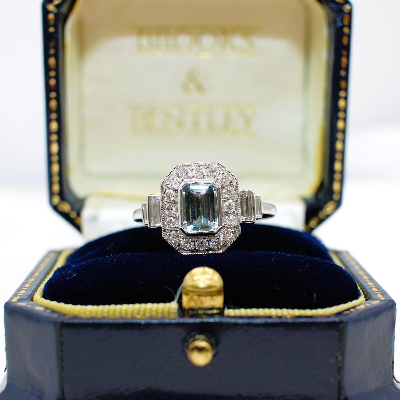 AQUAMARINE & DIAMOND ART DECO STYLE RING.