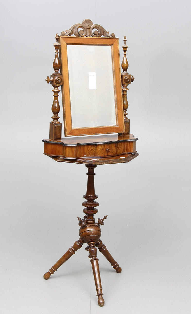 BYRÅSPEGEL samt PELARBORD C:a 1900.