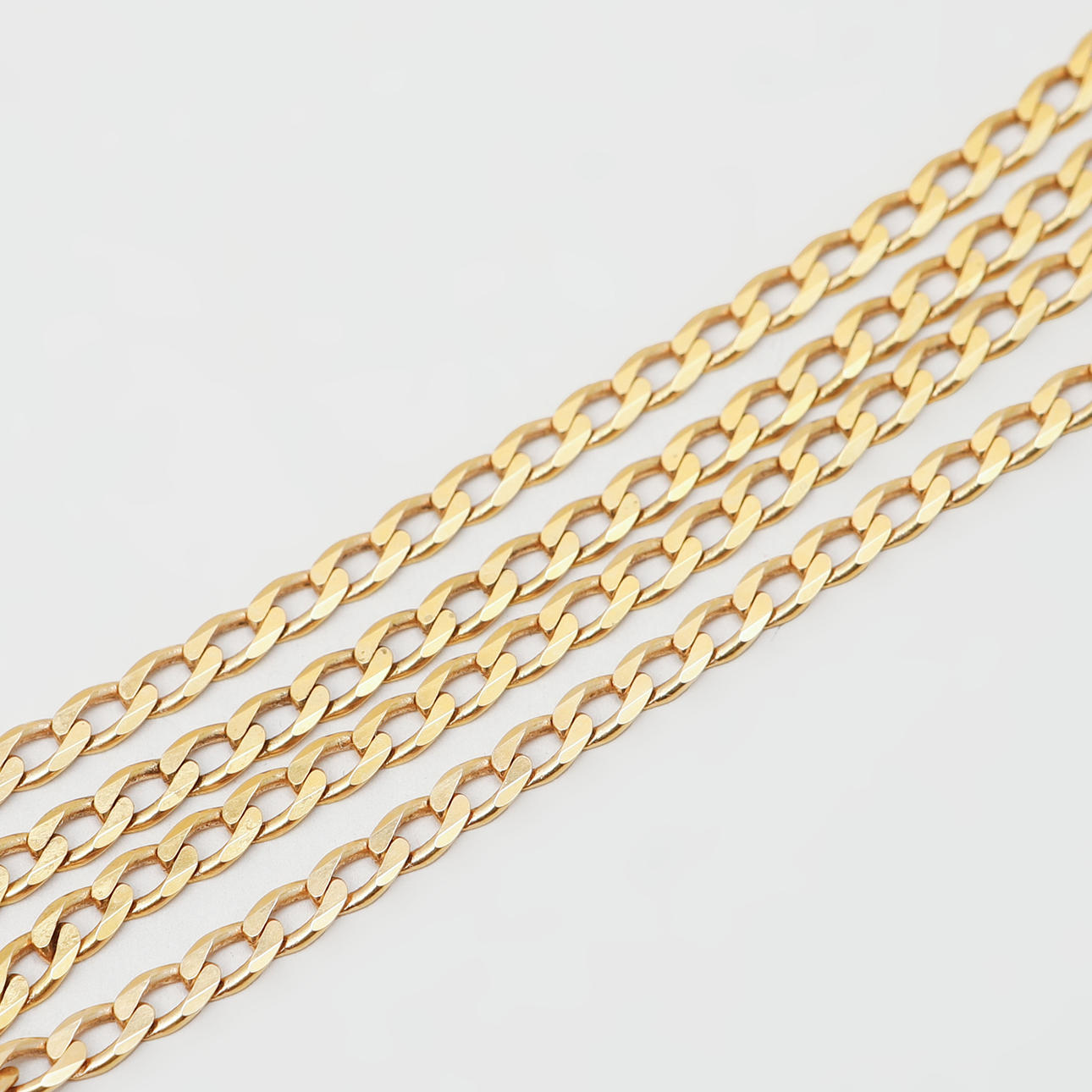 COLLIER, 18k guld, vikt ca 20,5 gram.