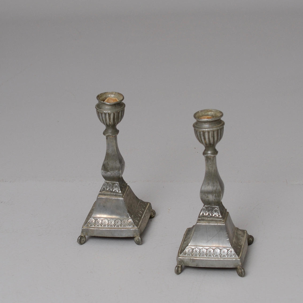 GUSTAV SILOW. LJUSSTAKAR, gustavianska.