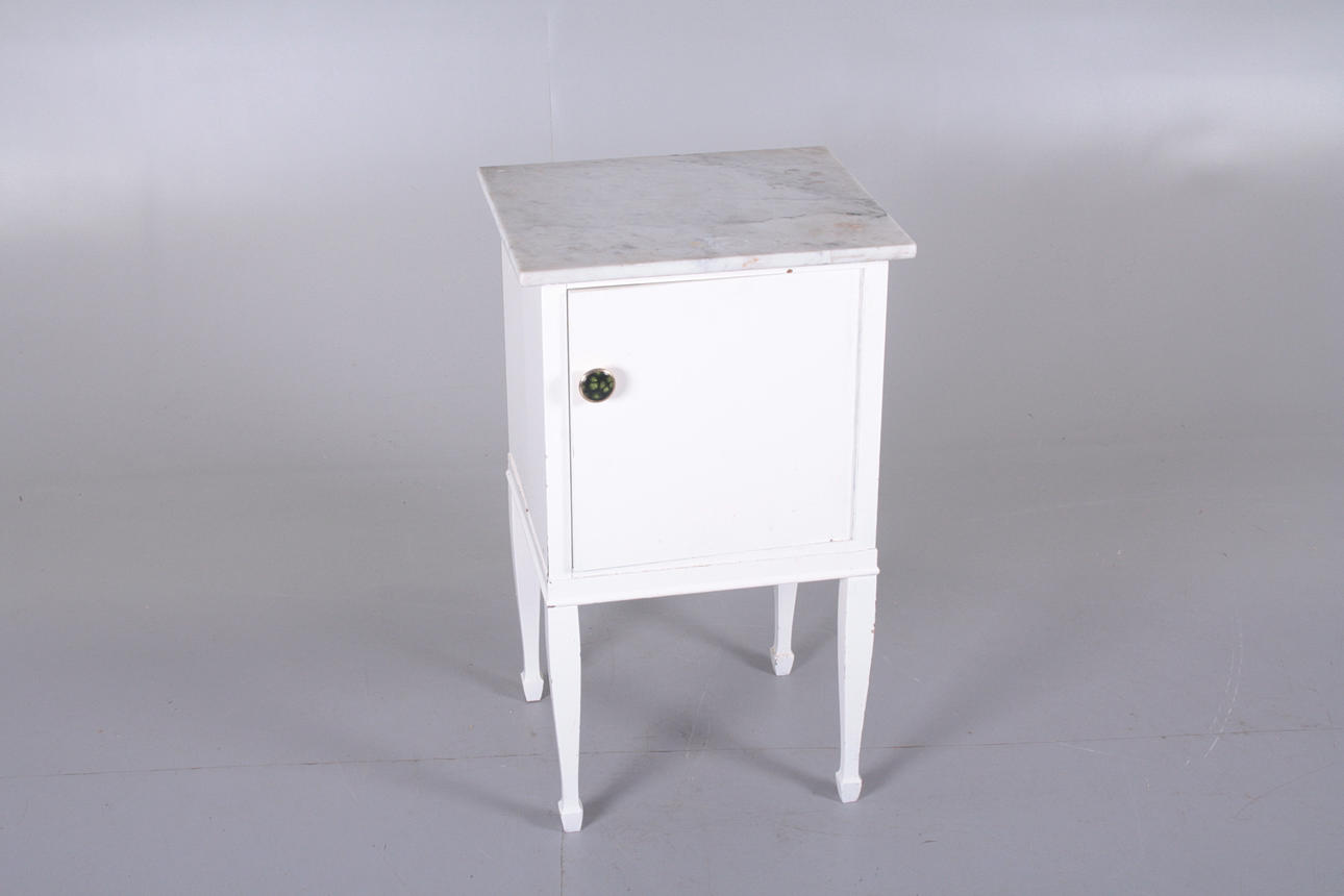 SKÅP, med marmorskiva.