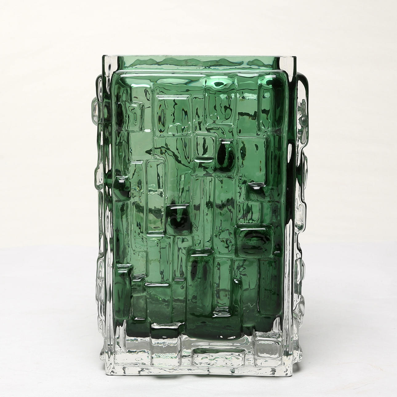 VAS, glas, grön, osignerad.