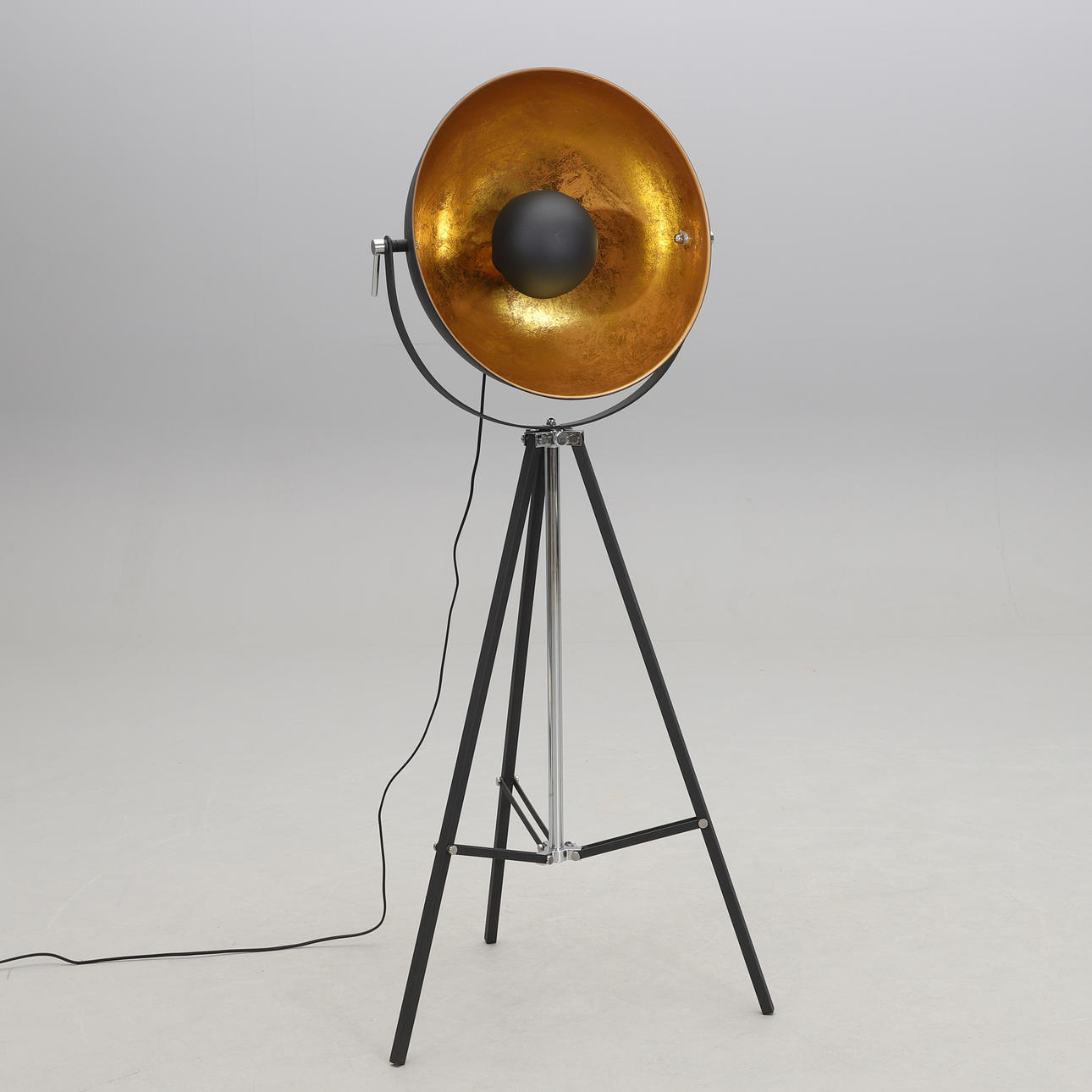 GOLVLAMPA, samtida.