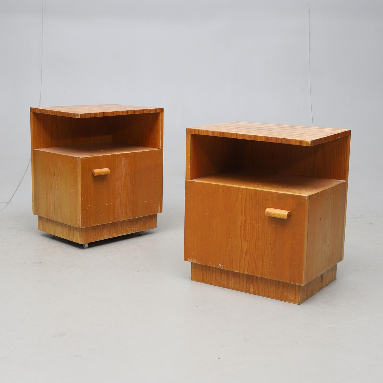 BEDSIDE TABLES, 1 pair, Scandinavian Modern, 1930s/40s.