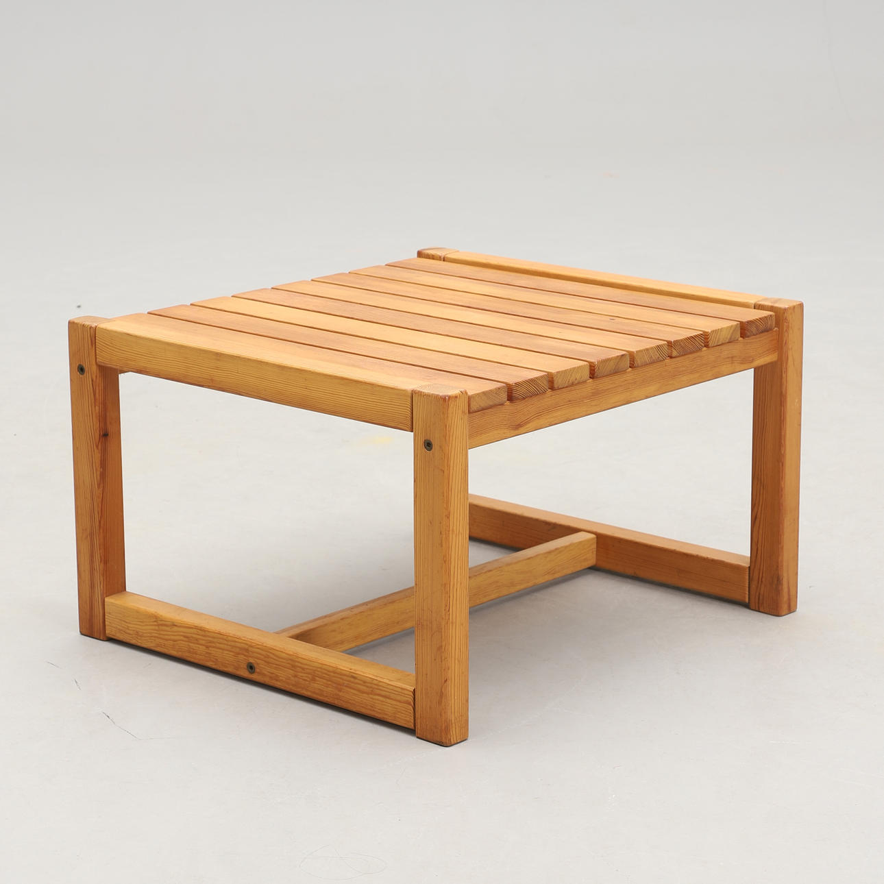 SIDOBORD, furu, 1970-tal.