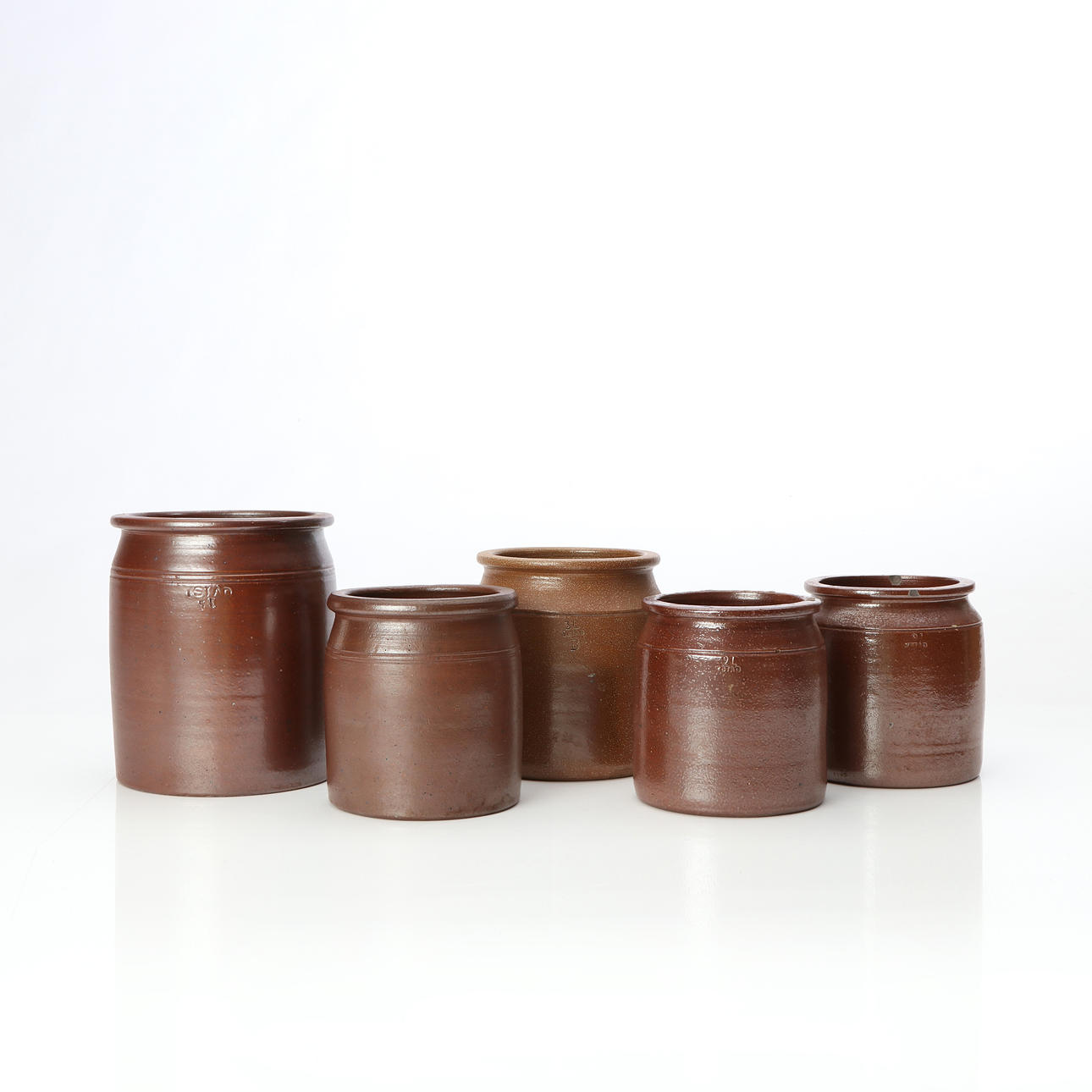 YSTAD, JUGS, FIVE PCS. Salt-glazed stoneware.