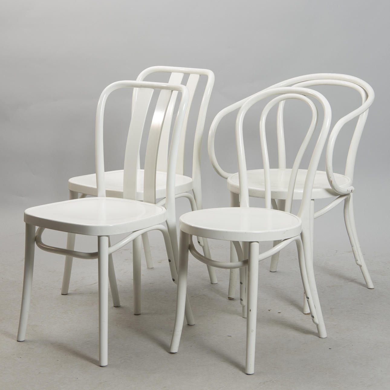 STOLAR, 4 stycken, vitmålad böjträ/plast.