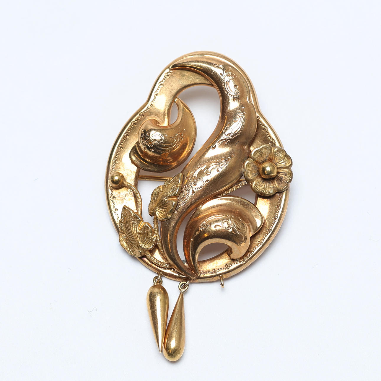 BROSCH. 18k, vikt ca 9,4 g.