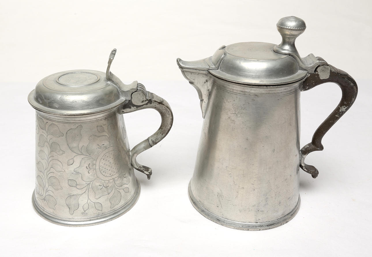 STÅNKOR 2 st, tenn, 1800-tal.