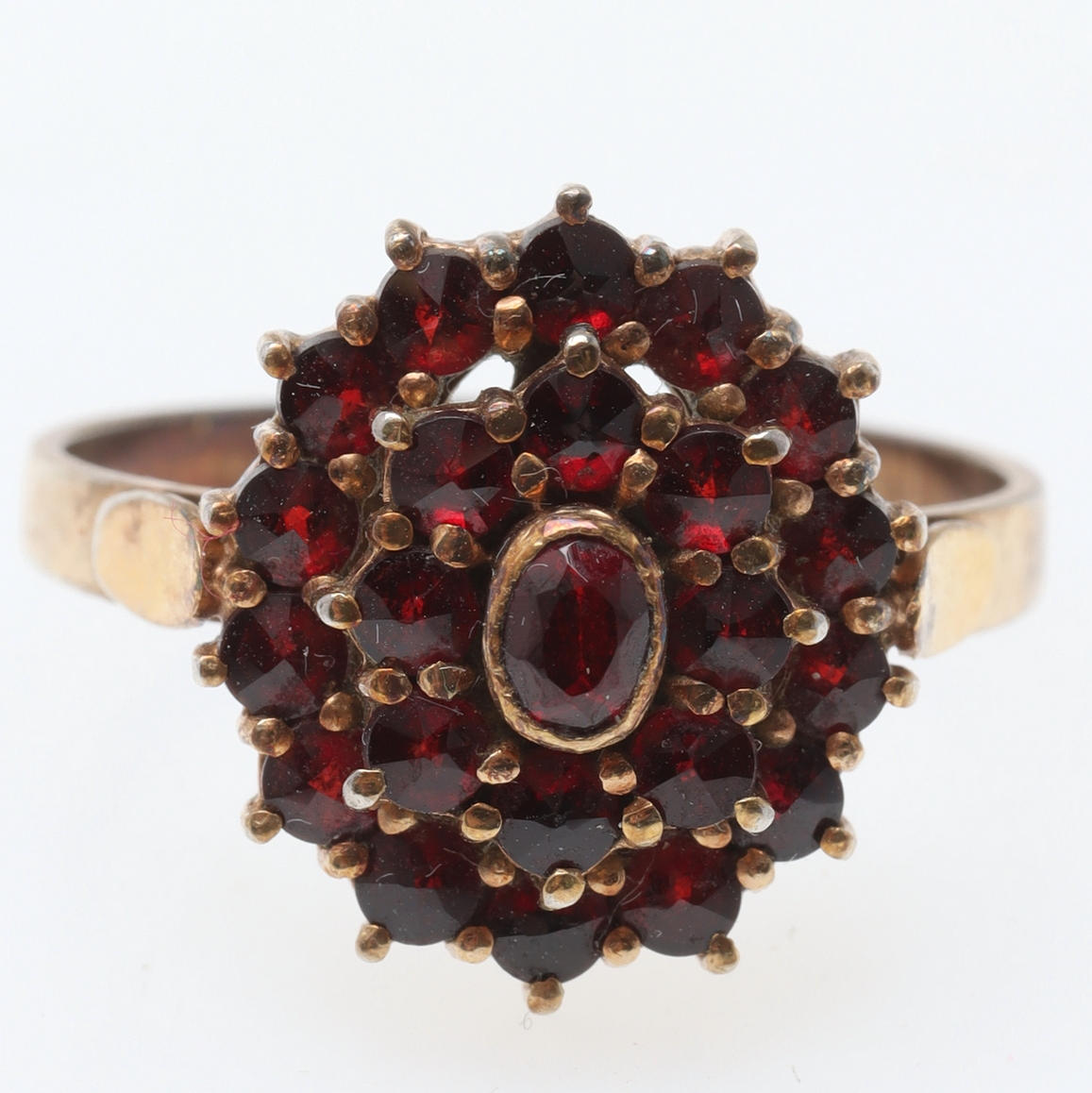RING, silver med granater.