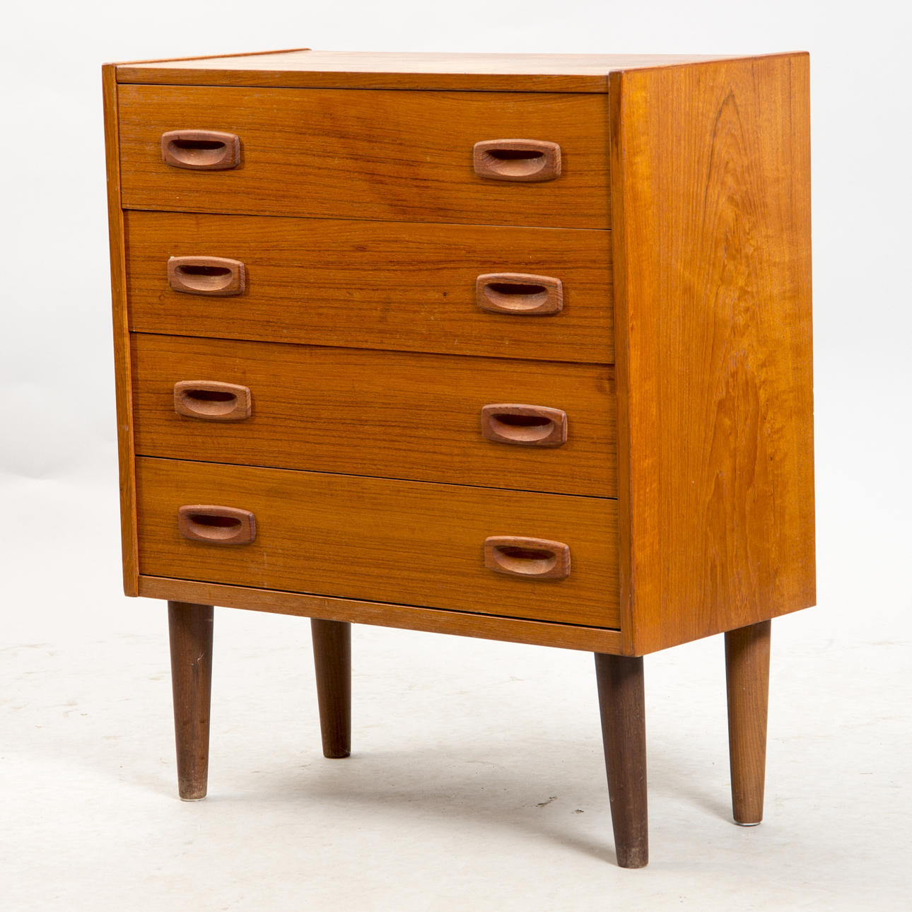 BYRÅ, 4-lådig, teak, 1900-talets mitt.