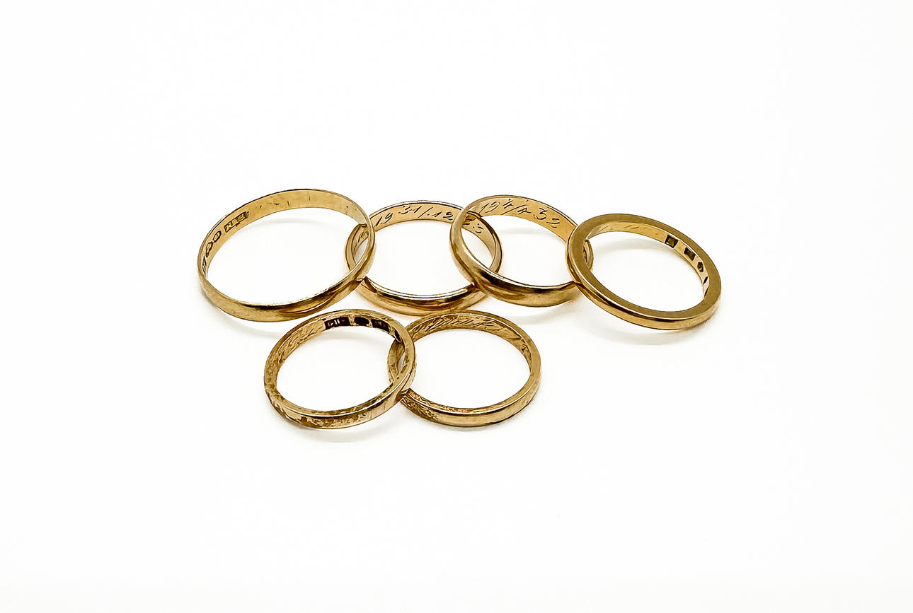 Parti Släta Ringar 18k Guld.