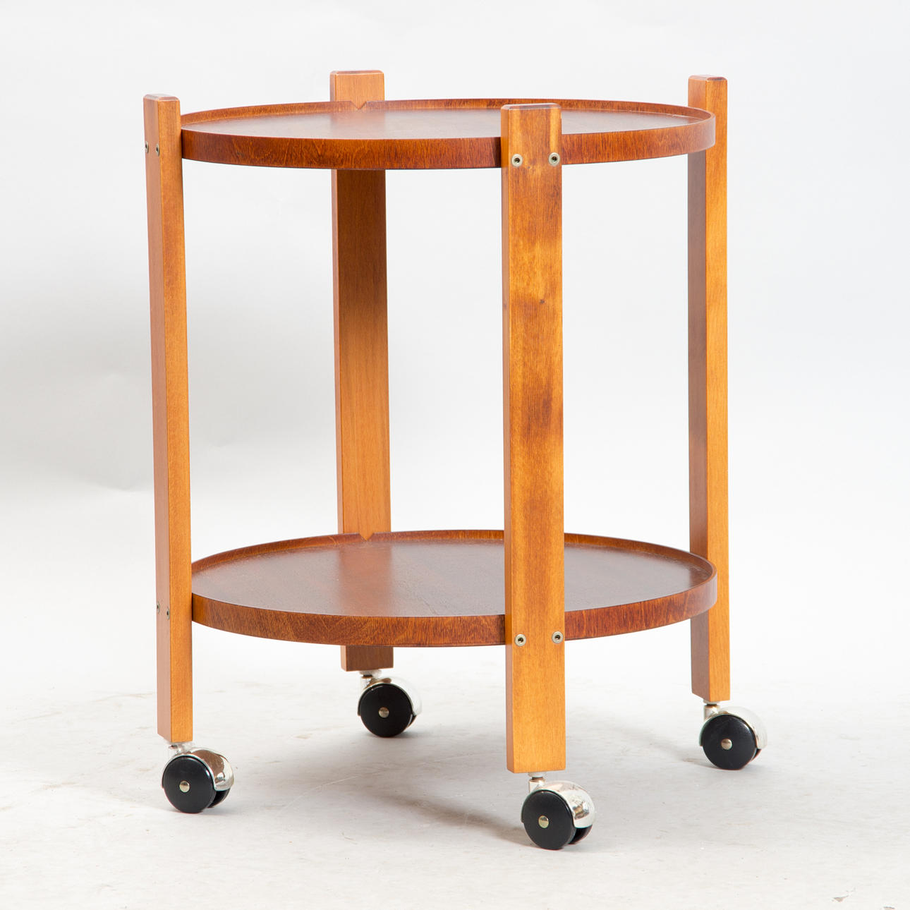 SERVERINGSBORD, 1900-talets senare del.