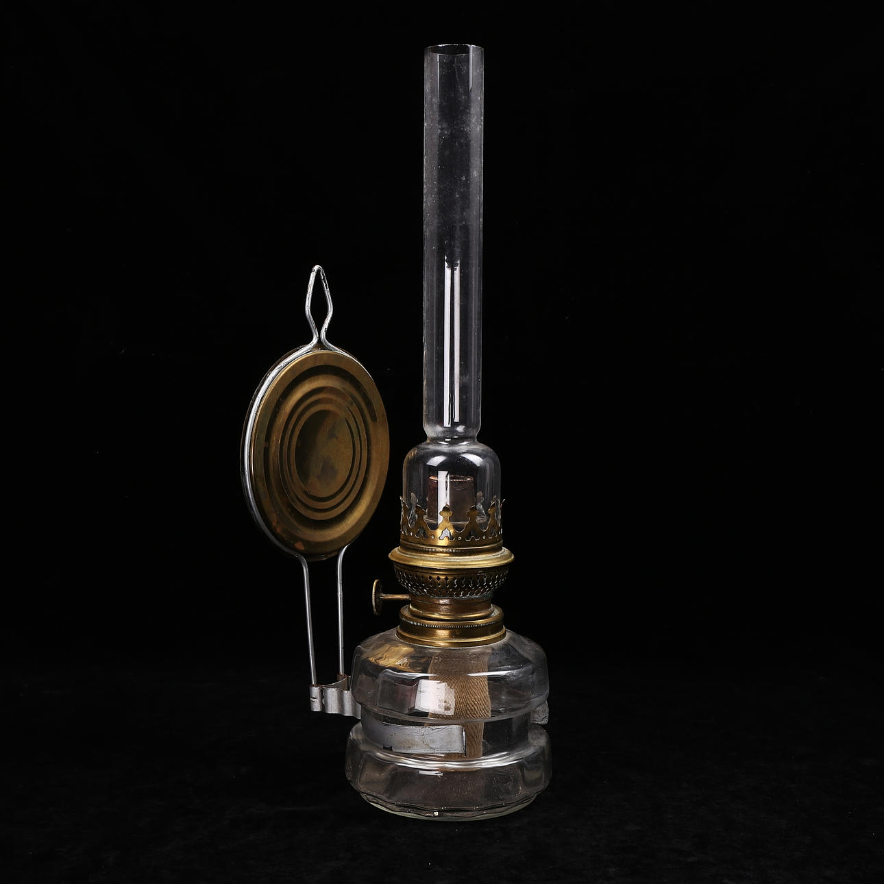 VÄGGFOTOGENLAMPA, glas/mässing, 1900-tal.