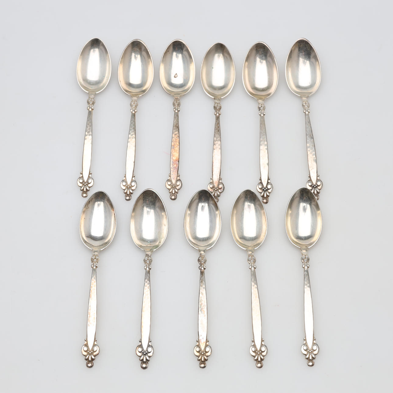 SILVERSKEDAR 11 stycken, vikt ca 87,8 gram.