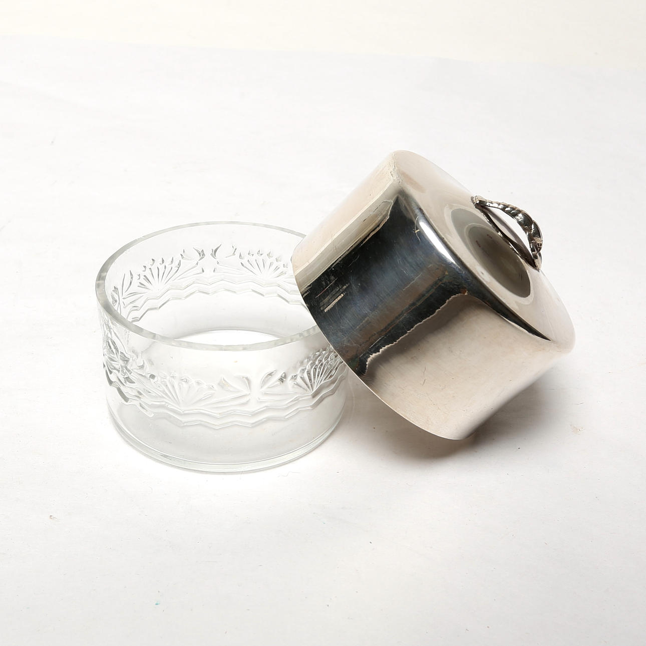 KAVIARBURK, metall/glas, ostäplad.