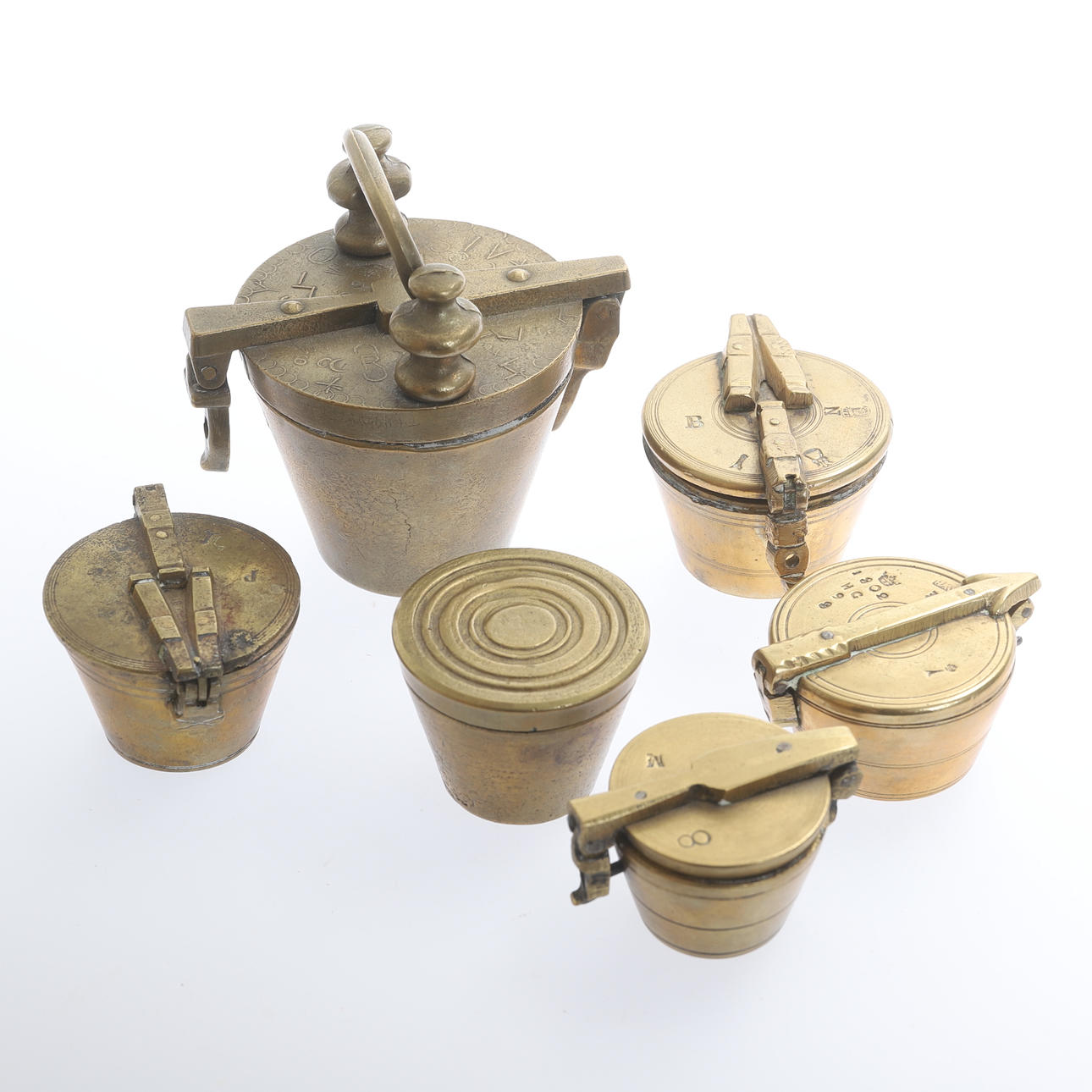 WEIGHT SETS, brass, 6 pieces, 19th century.