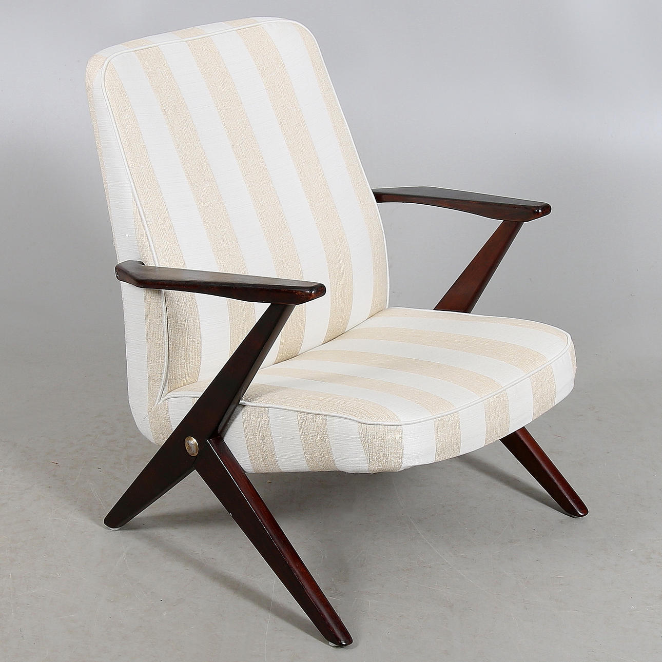 FÅTÖLJ, Triva"-serien, Bengt Ruda för Nordiska Kompaniet. 1950-tal.