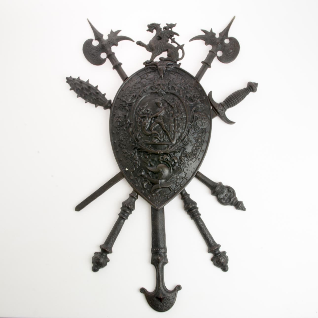 VAPENSKÖLD, svartmålad gjutjärn, samtida.