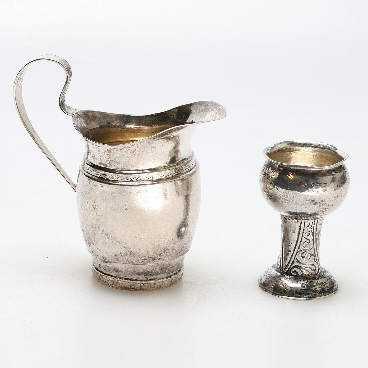 MJÖLKKANNA, äggkopp, i silver, 232 gram.