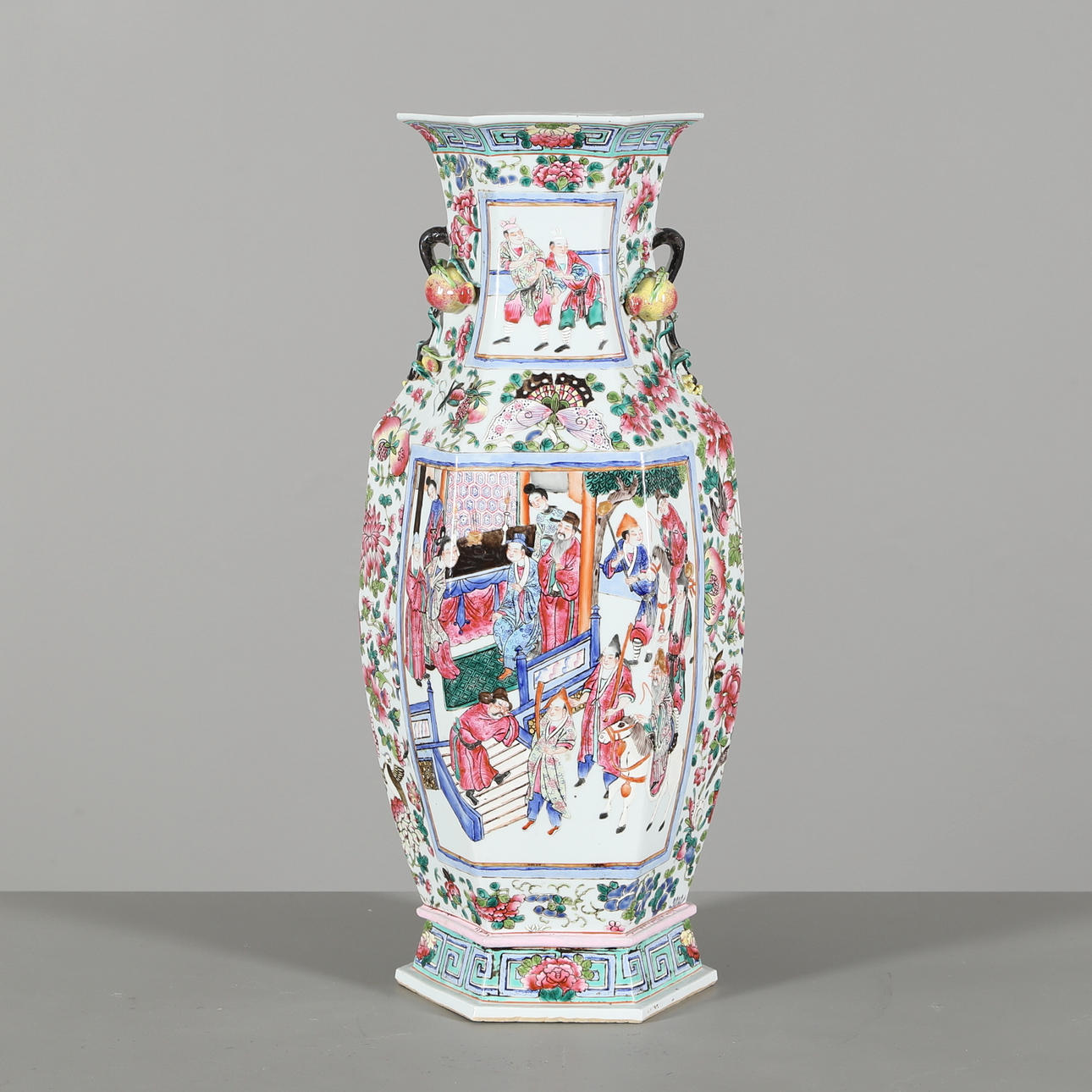 GOLVVAS, Kina, antagligen 1900-talets senare del.