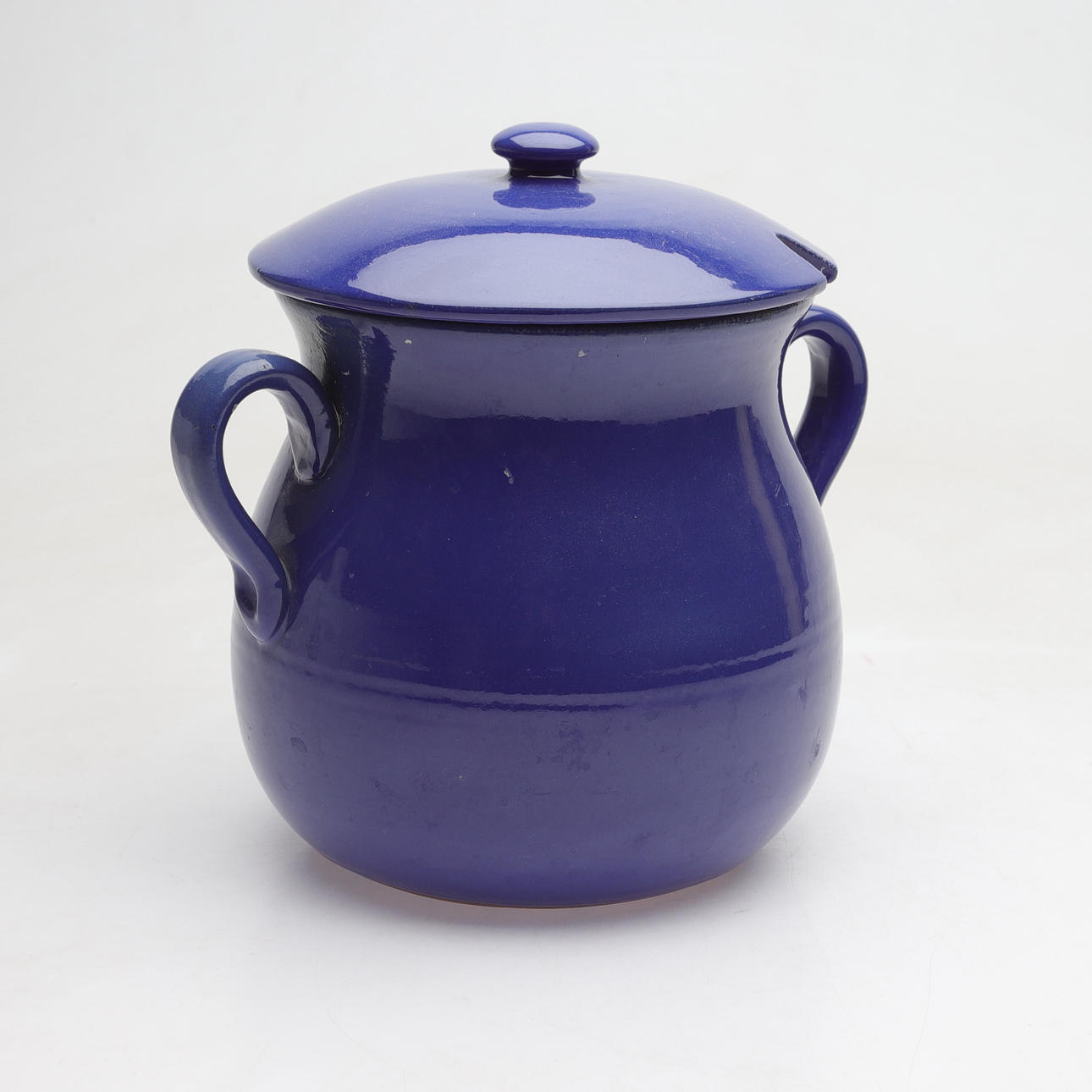 TUREEN WITH LID, glazed ceramic, 20th century.