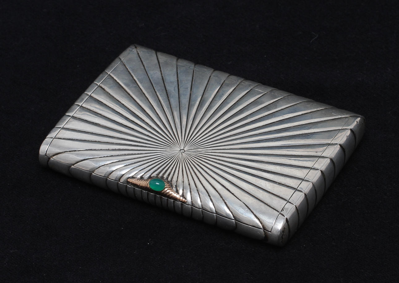 CIGARETTETUI, silver, Ryssland, 1900-talets första del. Vikt 186 gram.