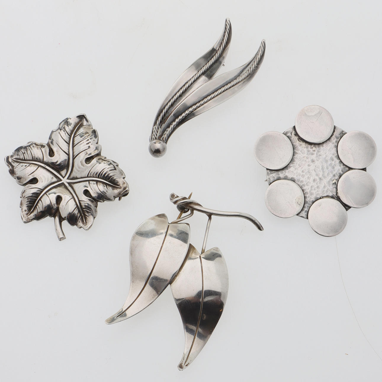BROSCHER, 4 st, silver.