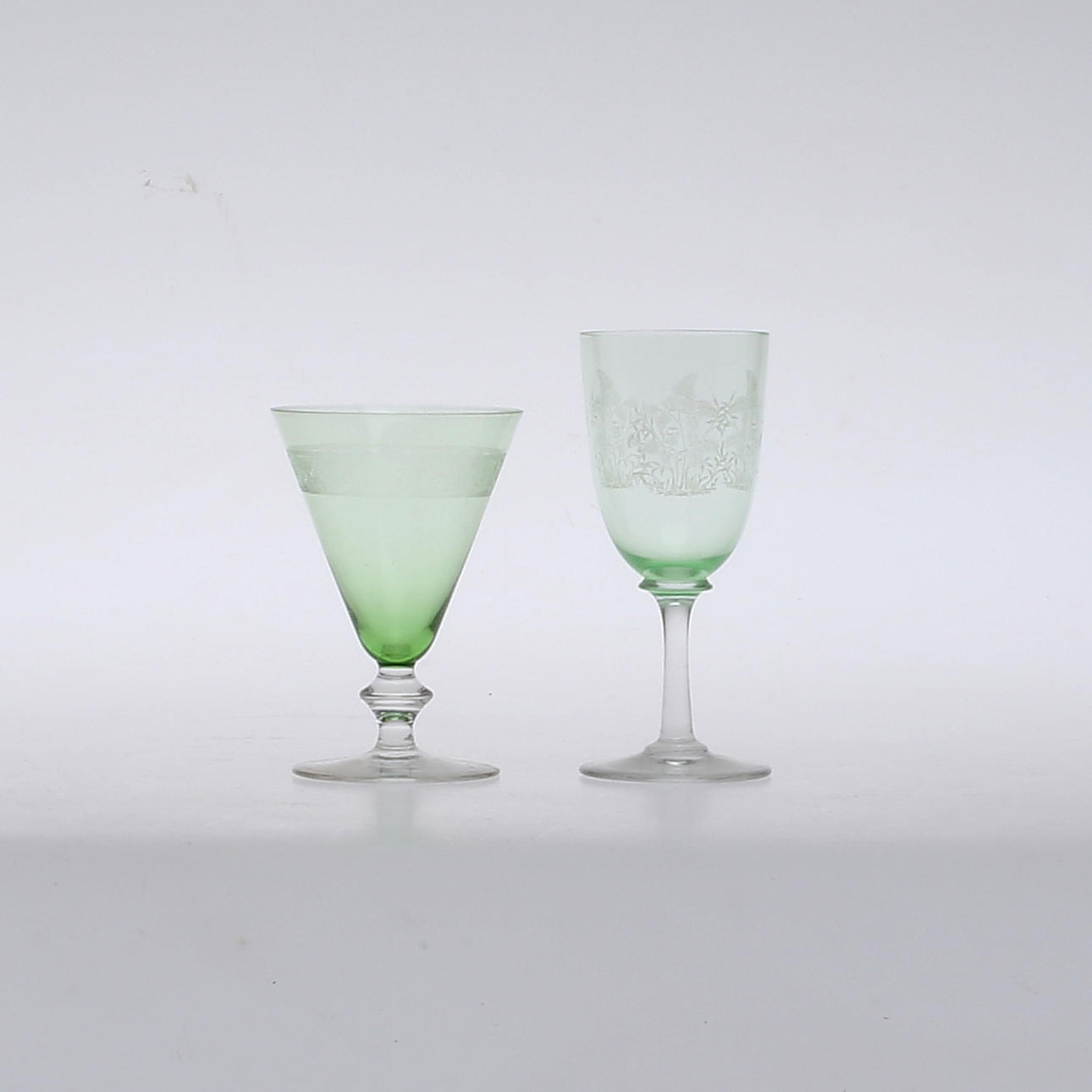 GLASSERVISDELAR, 8+11 delar, omkring sekelskiftet 1900.