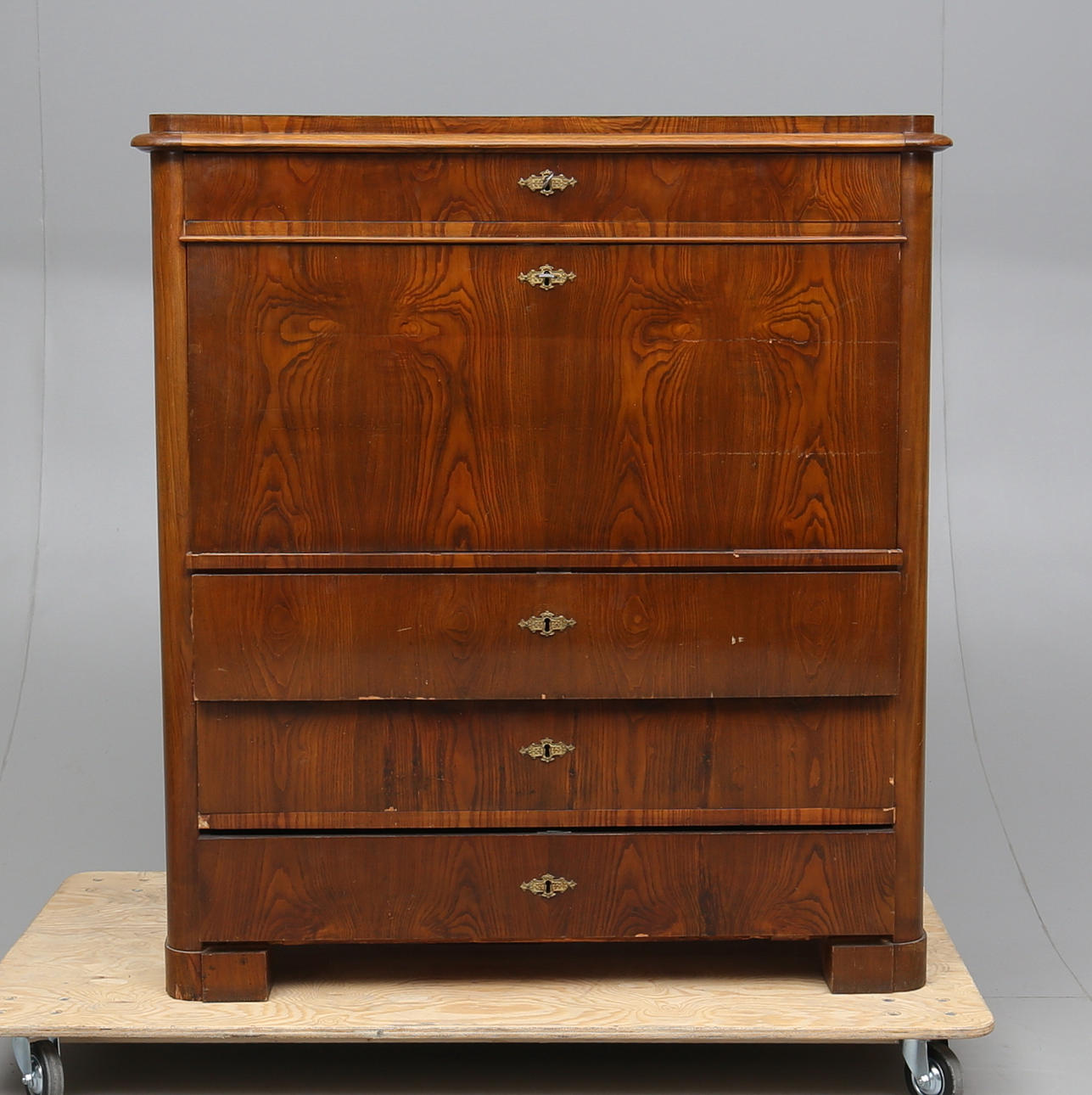 CHIFFONJE, 1800-talets mitt.