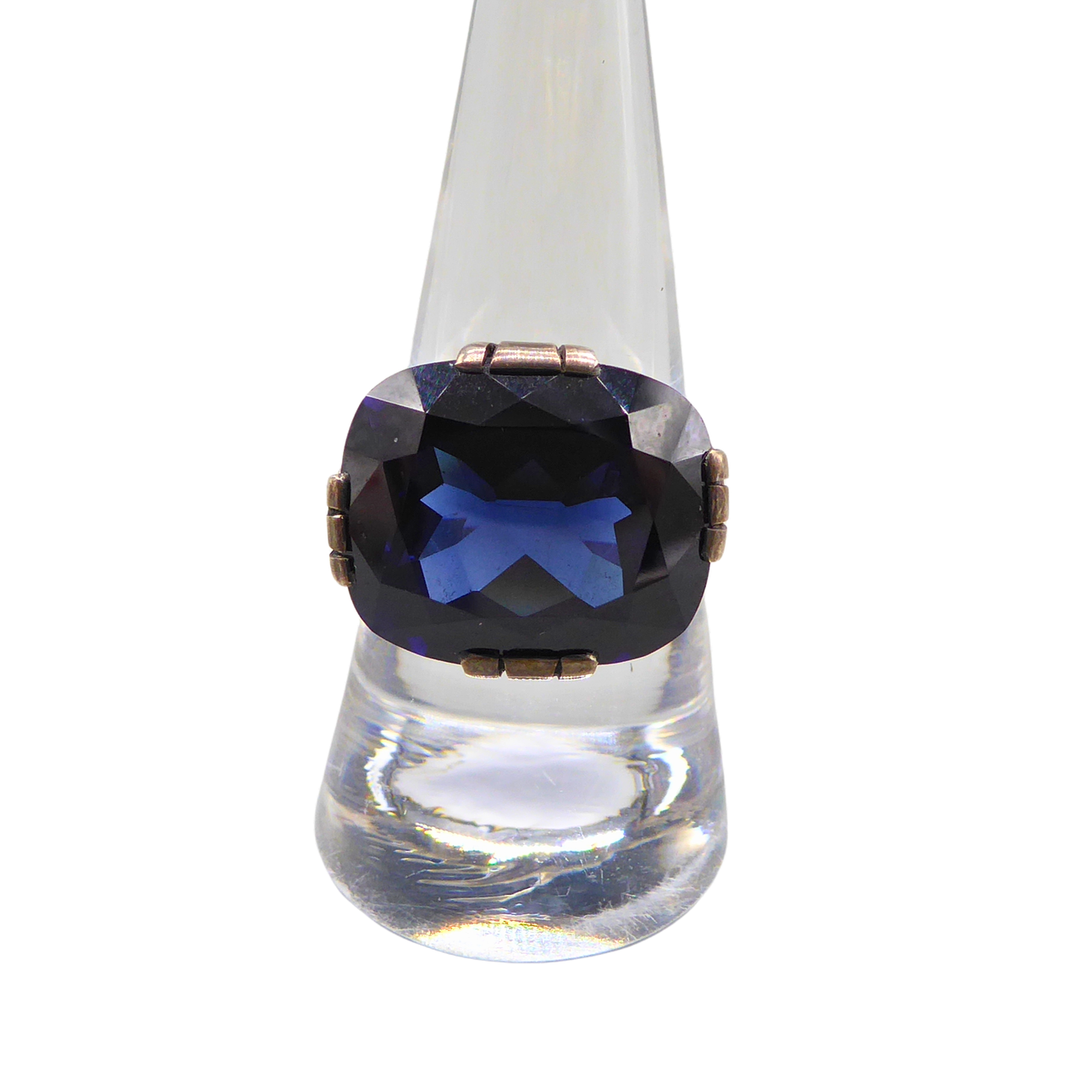925 STERLING SILVER RING WITH A TOPAZ.