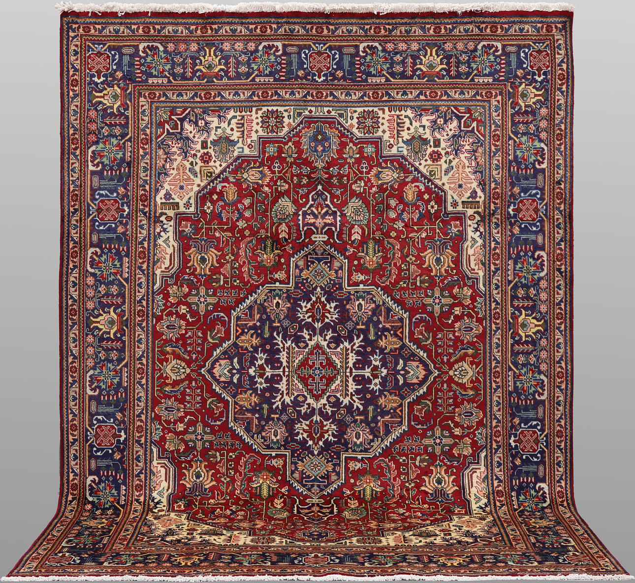 ORIENTMATTA. Täbriz, 295 x 204 cm.