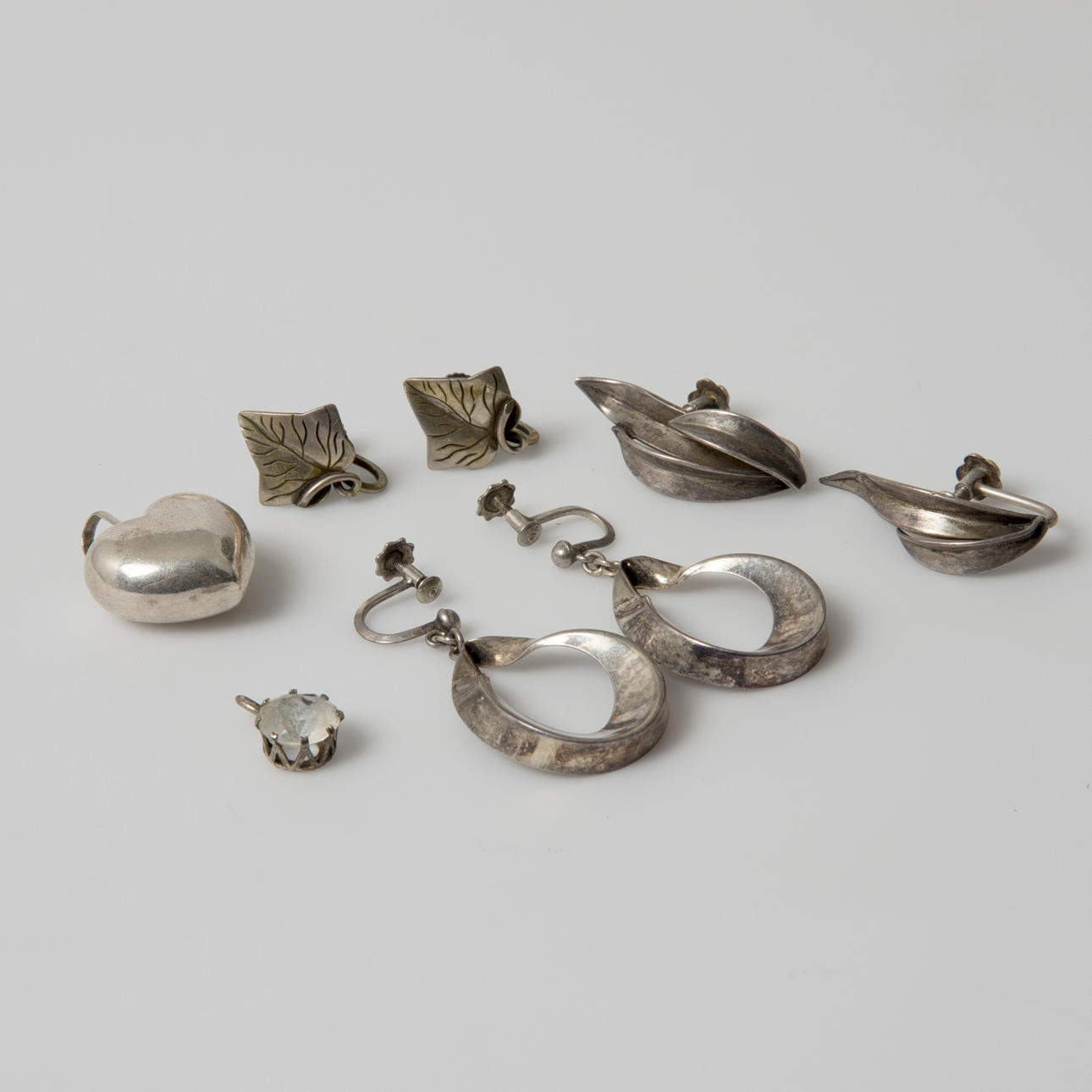 ÖRHÄNGEN SAMT HÄNGEN, 5 delar, silver.