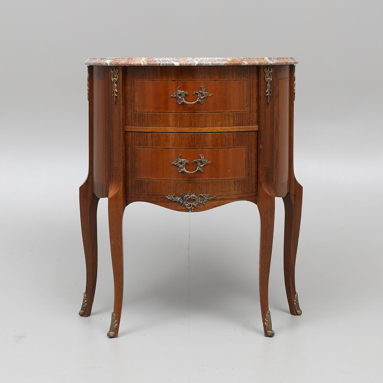 BYRÅ, rokokostil, Gustavianska Möbler, Onslunda, 1900-tal.