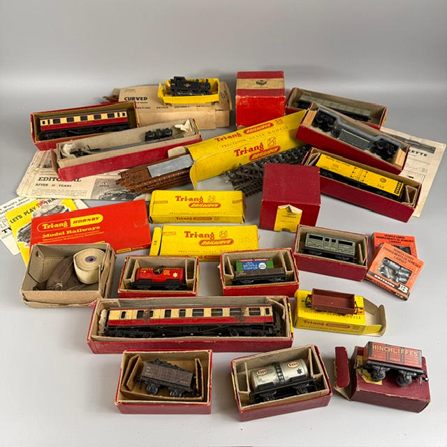TRI-ANG MODEL RAILWAY. Toys - Model railways - Auctionet