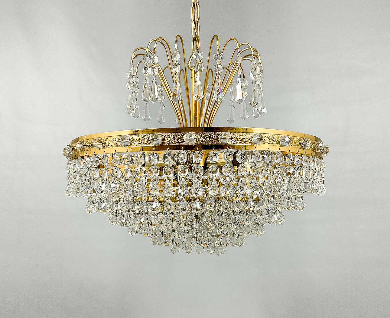 KRISTALLKRONA, mässing, prismor, 1900-tal.