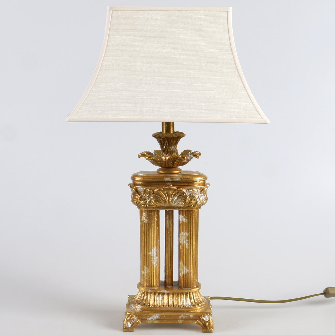 BORDSLAMPA, empirstil, förgylld, 1900-talets senare del.